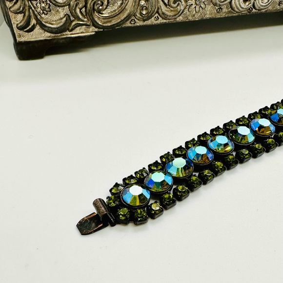 🔥Vintage Green Rhinestone Borealis Bracelet - Picture 6 of 13